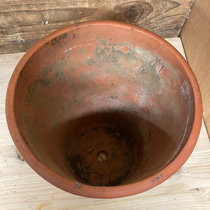 Vintage Sankey terracotta pot D 18cm H 16cm with wide rim.