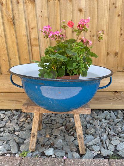 Round Hungarian enamel bowl with 2 handles blue and white 47cm.