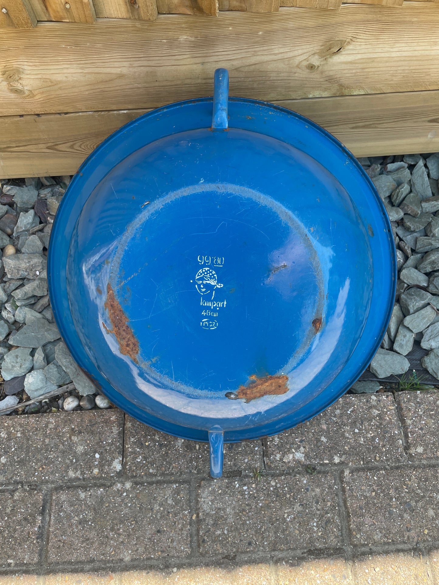 Round Hungarian enamel bowl with 2 handles blue and white 47cm.