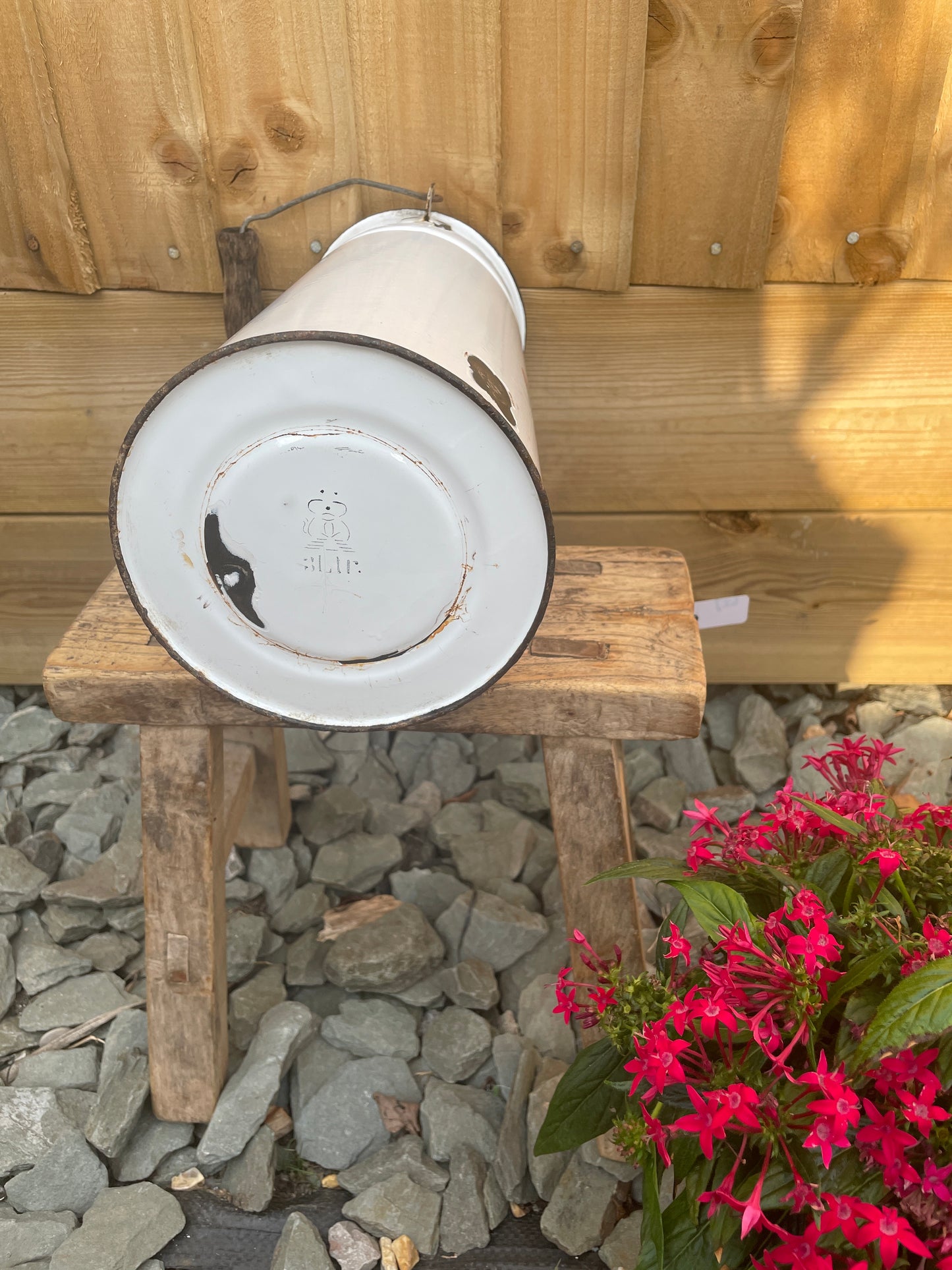 White enamel 3L taper side churn with strawberry décor.