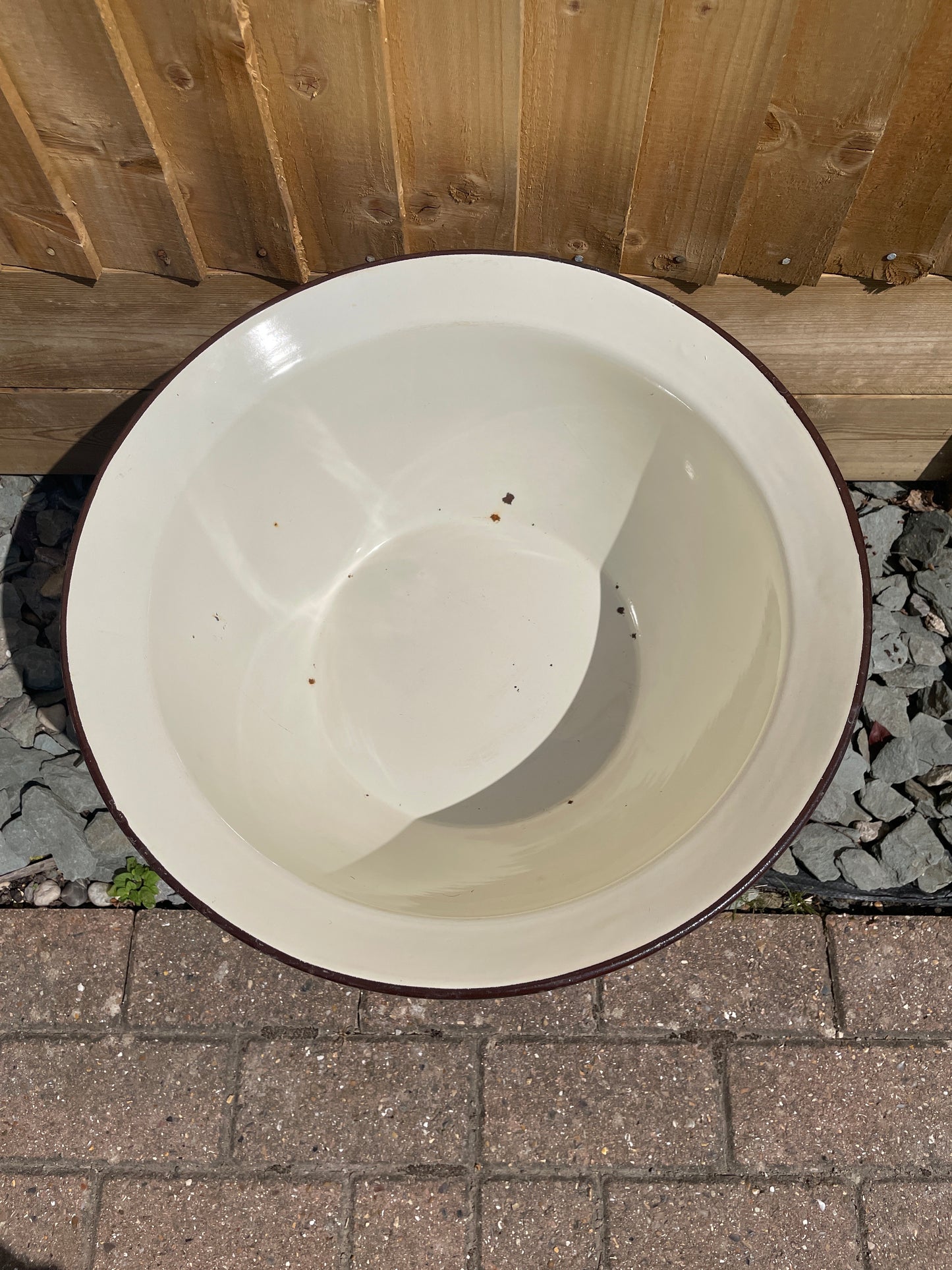 Round Hungarian enamel bowl with 2 handles cream 46cm