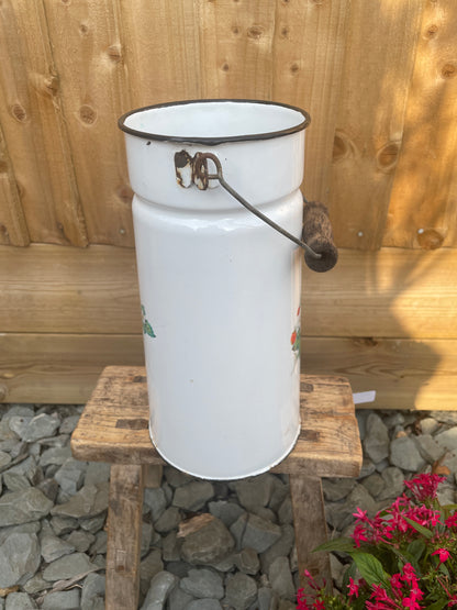 White enamel 3L taper side churn with strawberry décor.