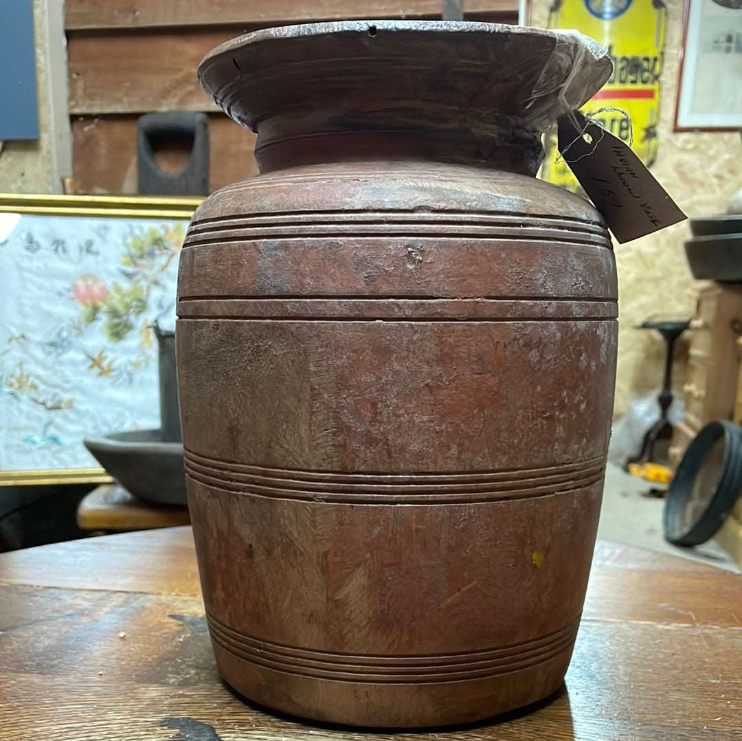Wooden pot.