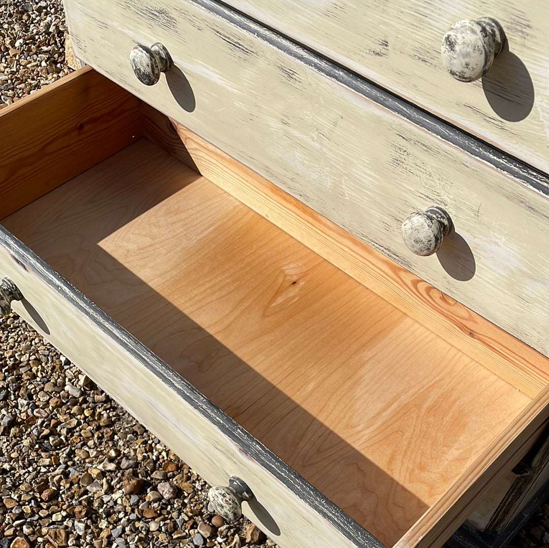 Painted pine clearance chest of drawers