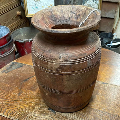 Wooden pot.