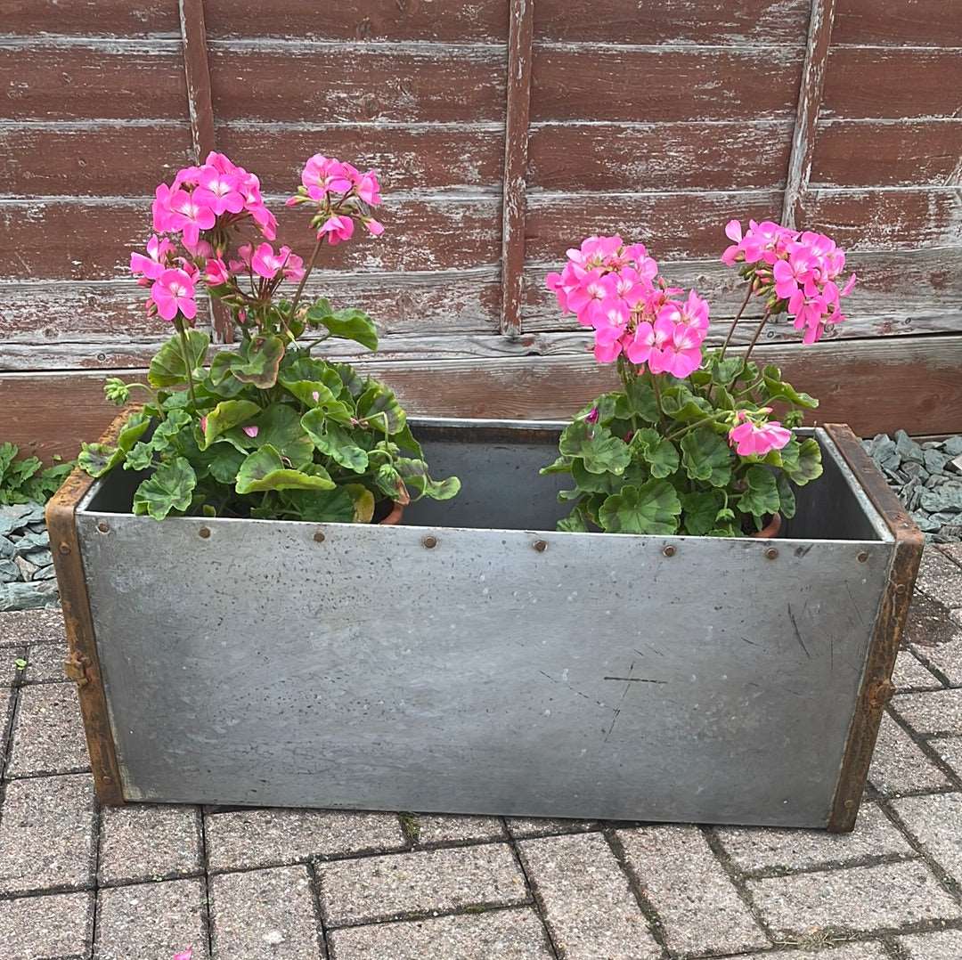 Country Craft Cabin rectangular metal trough garden planter 78cm long.